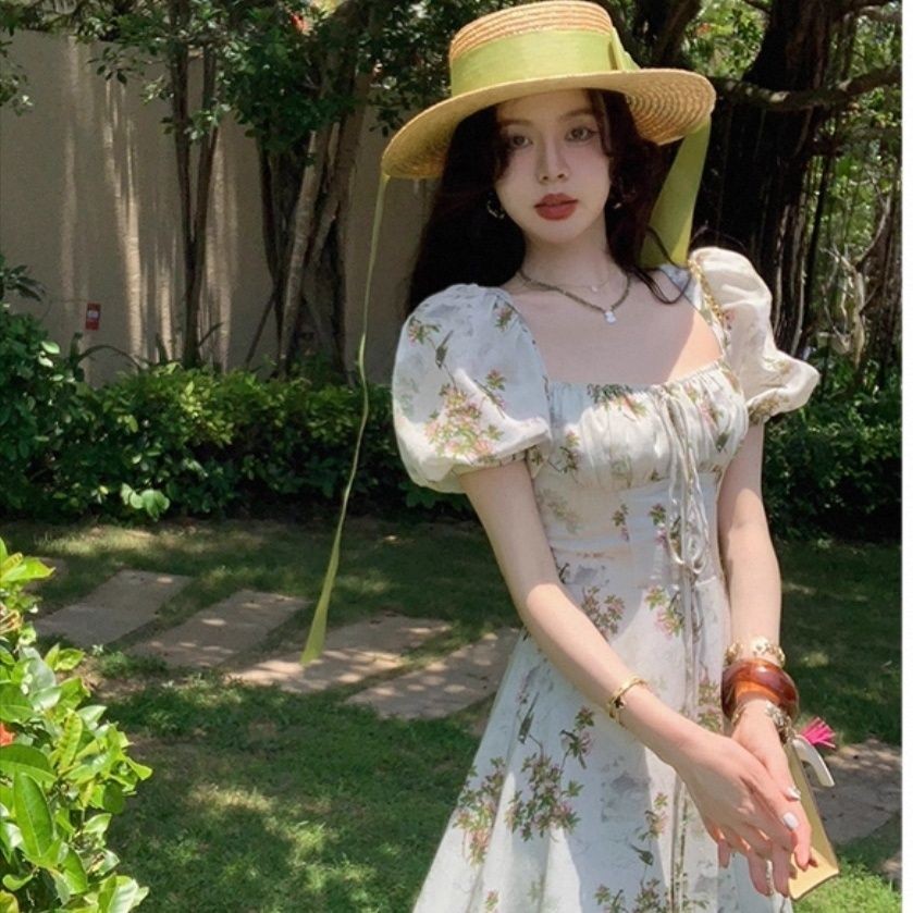 大Eees 琉璃玉匣 镇店好版型法式复古方领油画碎花气质收腰连衣裙