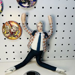 Ricky沈泉瑞老鼠干ZB1抽象玩偶粉丝应援周边礼物手脚可摆造型正反