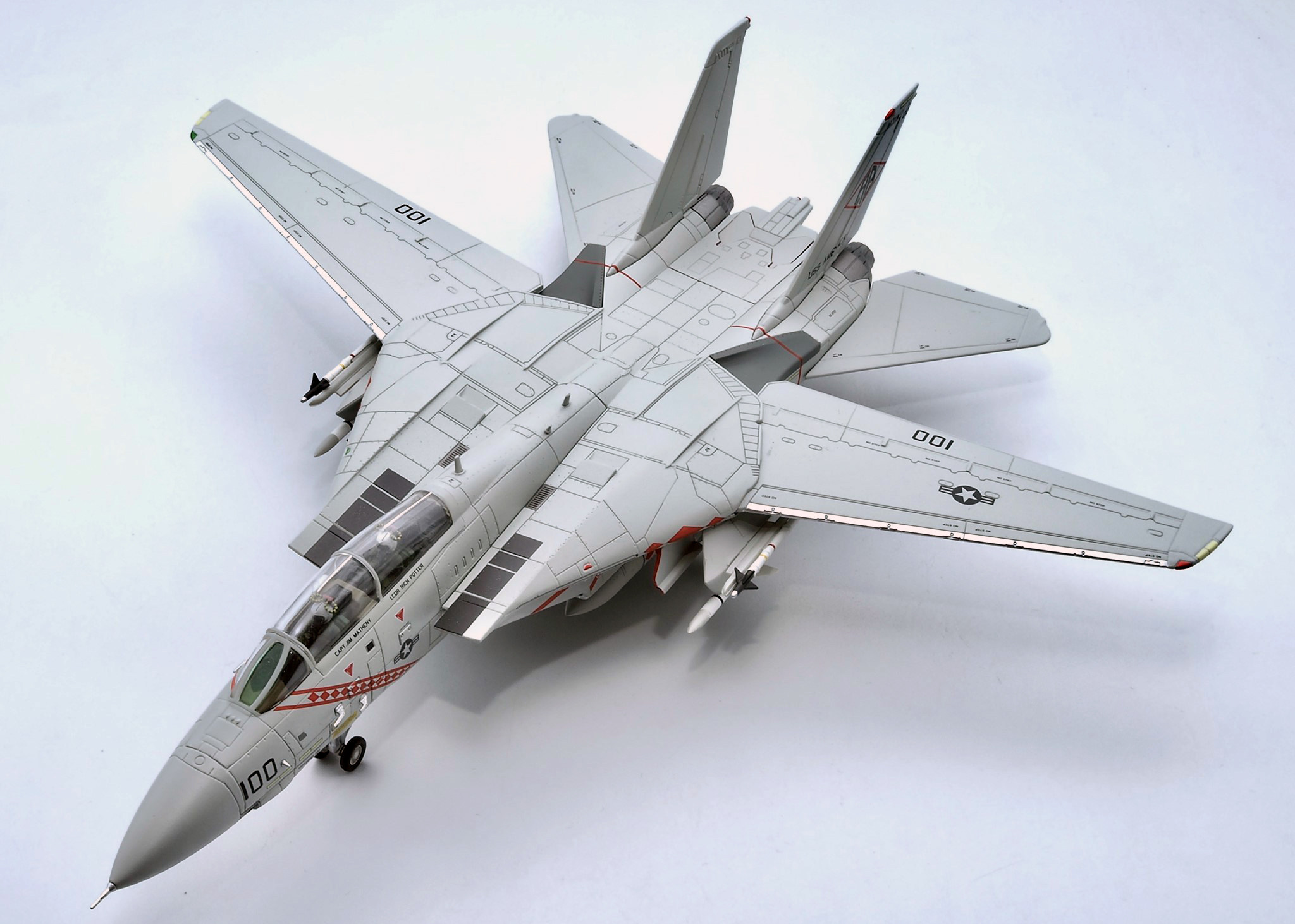 Calibre Wings 1/72 F-14A雄猫VF-102菱背响尾蛇中队合金成品模型