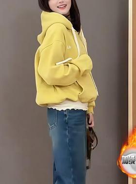 ROUMIKL黄色套头连帽加绒加厚卫衣女秋冬季时尚洋气减龄宽松字母