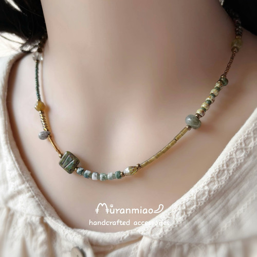 苜染喵【绿尘】原创.手作.小众捷克琉璃复古深绿不锈钢串珠项链