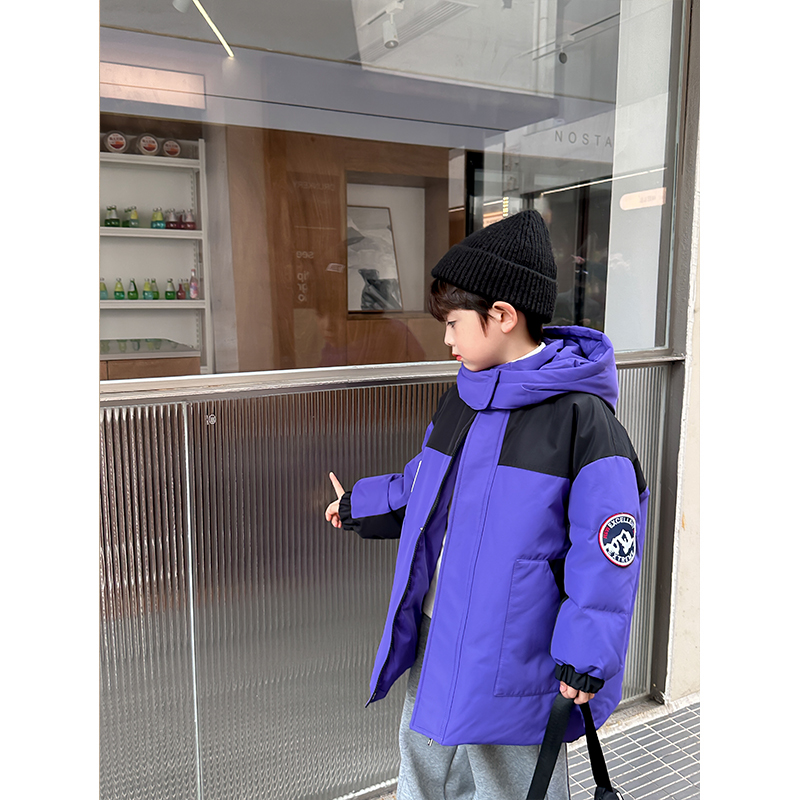 虾酱麻麻撞色加厚连帽羽绒服