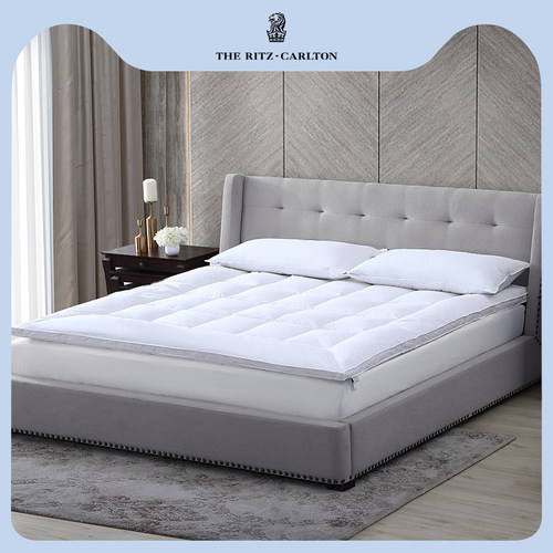 丽思卡尔顿酒店羽毛床褥软垫
