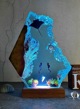 跨境Resin Wooden Lamp蝠鲼和情侣潜水员树脂木灯卧室灯圣诞礼物