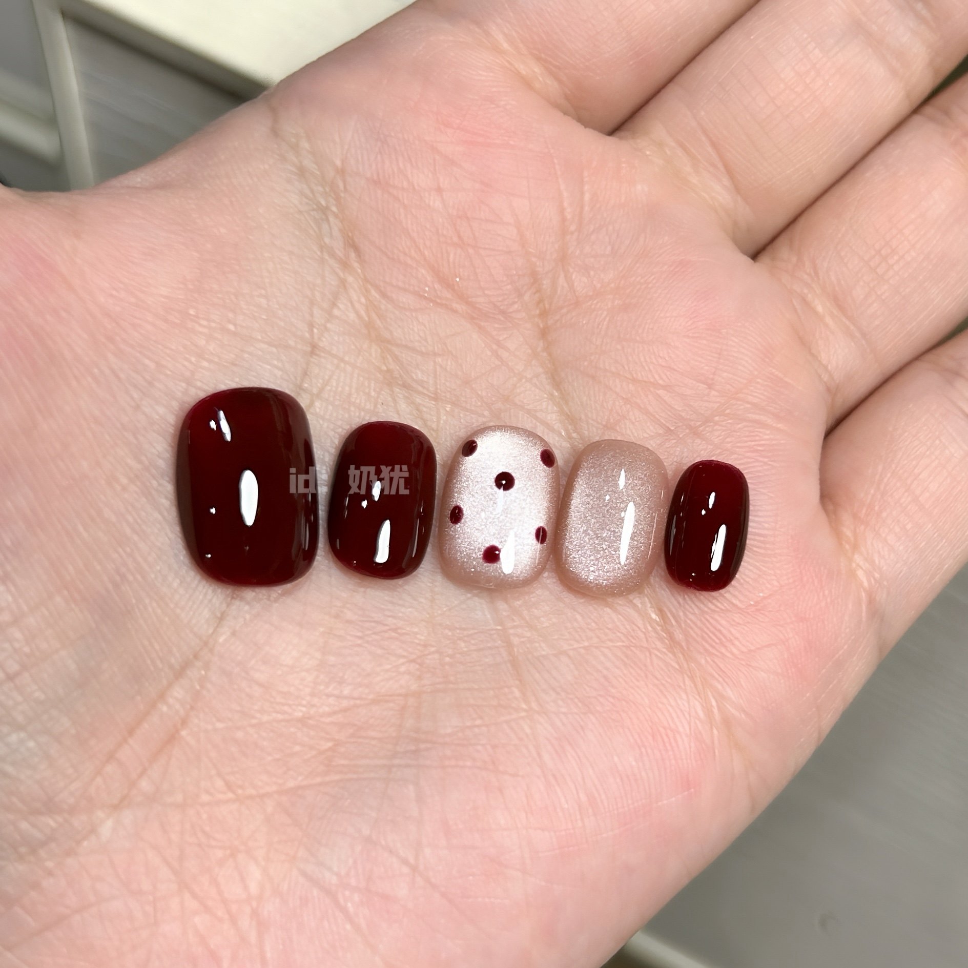 纯手工穿戴甲酒红波点猫眼秋冬气质显白短款美甲贴片可拆卸假指甲