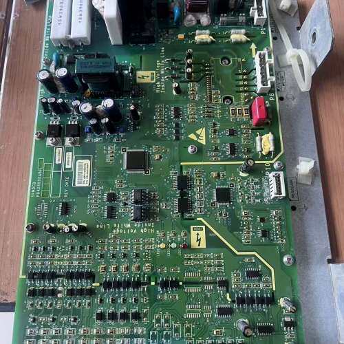门机板 一张 型号:KBA26800ABF1 一张，