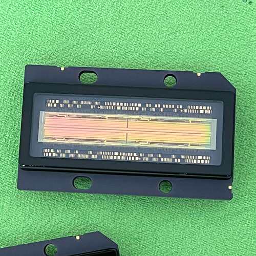 图像传感器，e2v 8K 线阵相机的cmos芯片，双线cmo