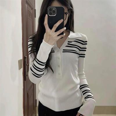黑白条纹V领长袖针织衫女早秋学院风气质甜辣妹修身外穿打底上衣
