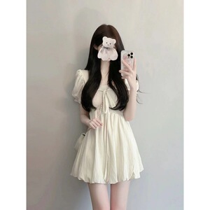 夏日甜美小个子法式初恋纯欲设计感收腰显瘦短款方领连衣裙子