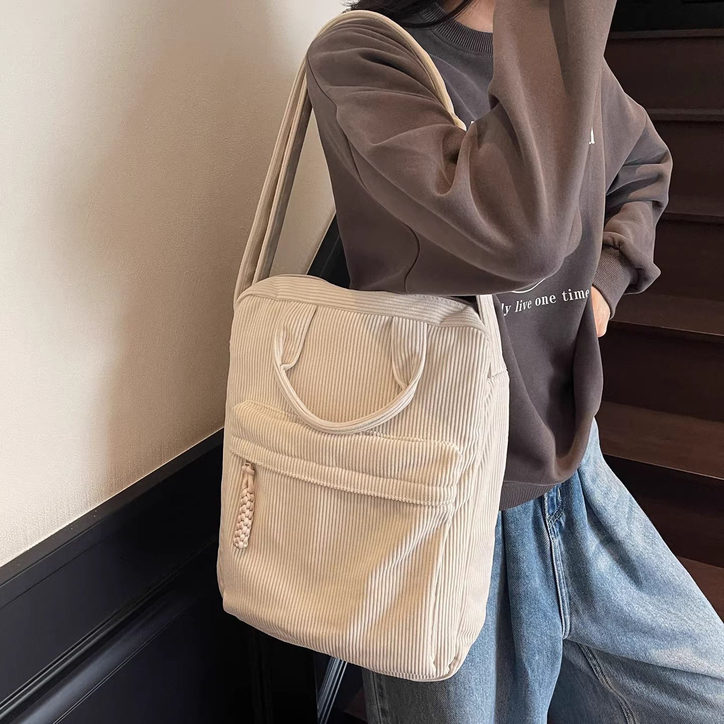 新款 灯芯绒大学生上课通勤斜挎包竖版文件袋15寸笔记本电脑包,箱包皮具/热销女包/男包,通用款女包,淘宝优惠券,粉丝福利购,淘宝优惠卷