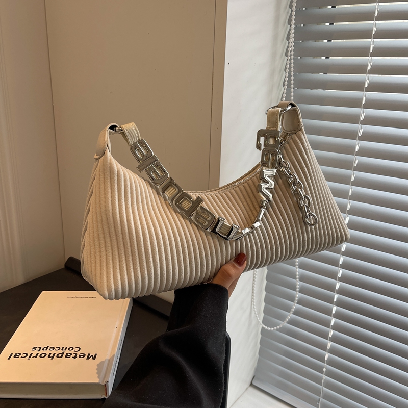 休闲简约百搭纯色斜挎小包包