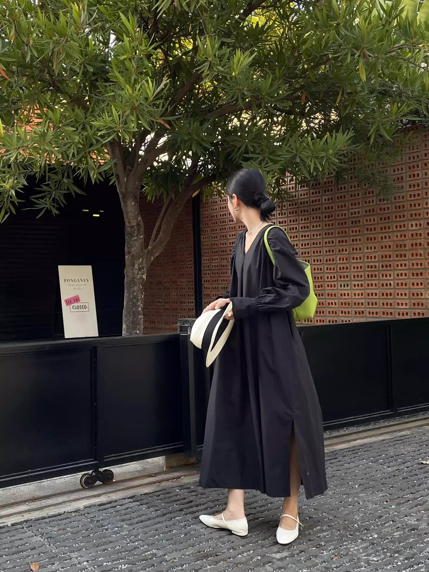 清仓现货气质简约风泡泡袖连衣裙