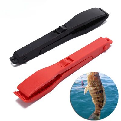 Multifunctional Fishing Fish Clip Hand Controller Tackle Too