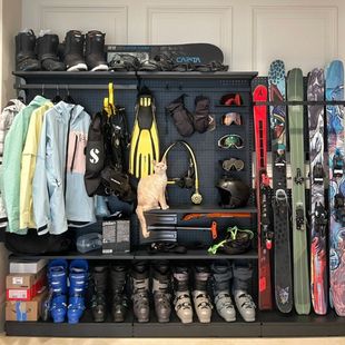 小红书免打孔五金少女户外露营骑行收纳置物架装备墙简易衣柜DIY