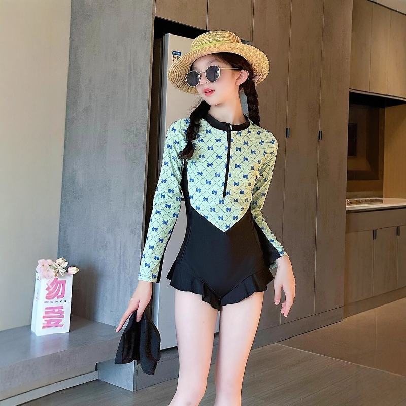 英国NextKiss女童泳衣夏季2025新款儿童长袖中大童保守带胸垫泳装