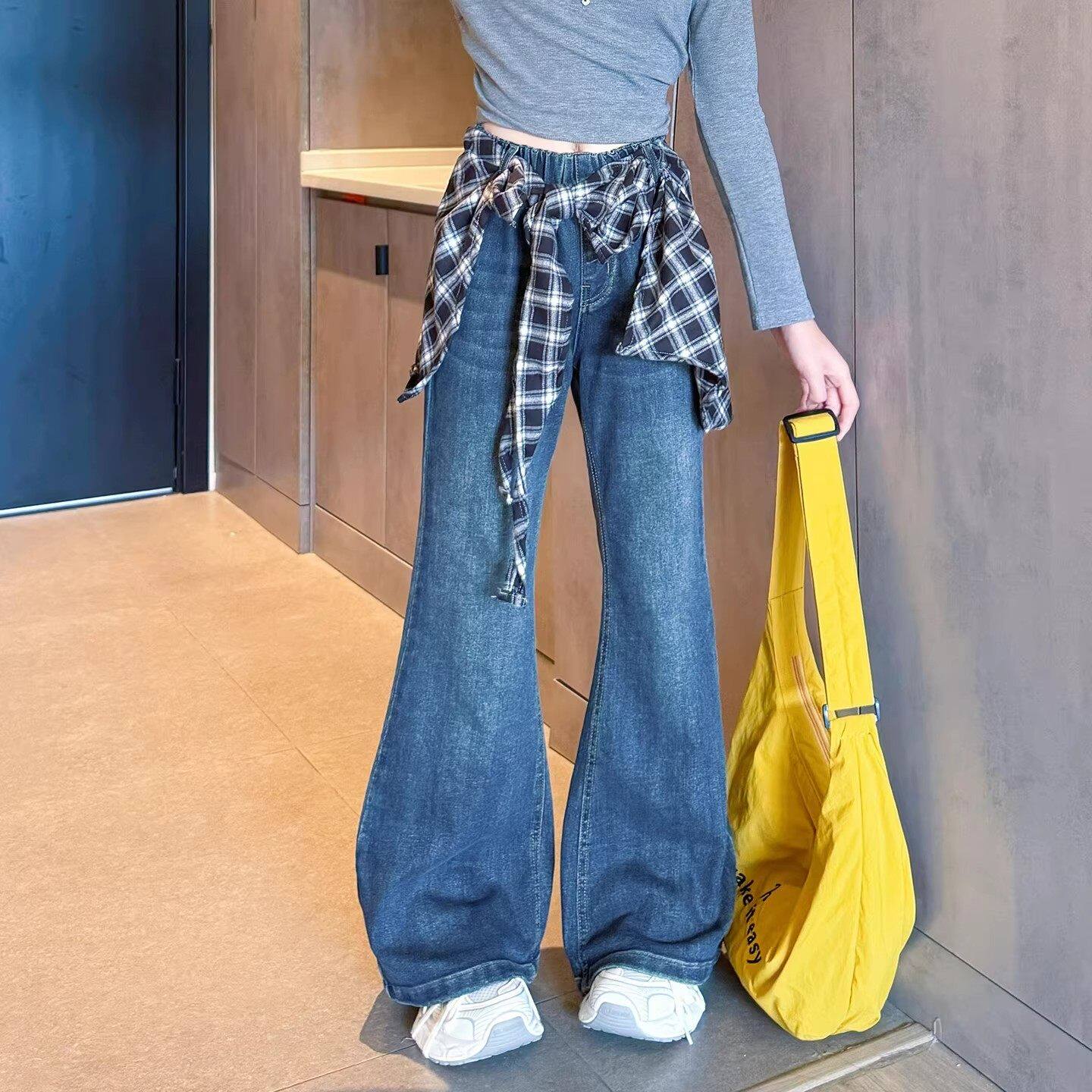 法国Uamtor巨好看女童牛仔裤韩系初中生女孩春装裤子大童微喇叭裤