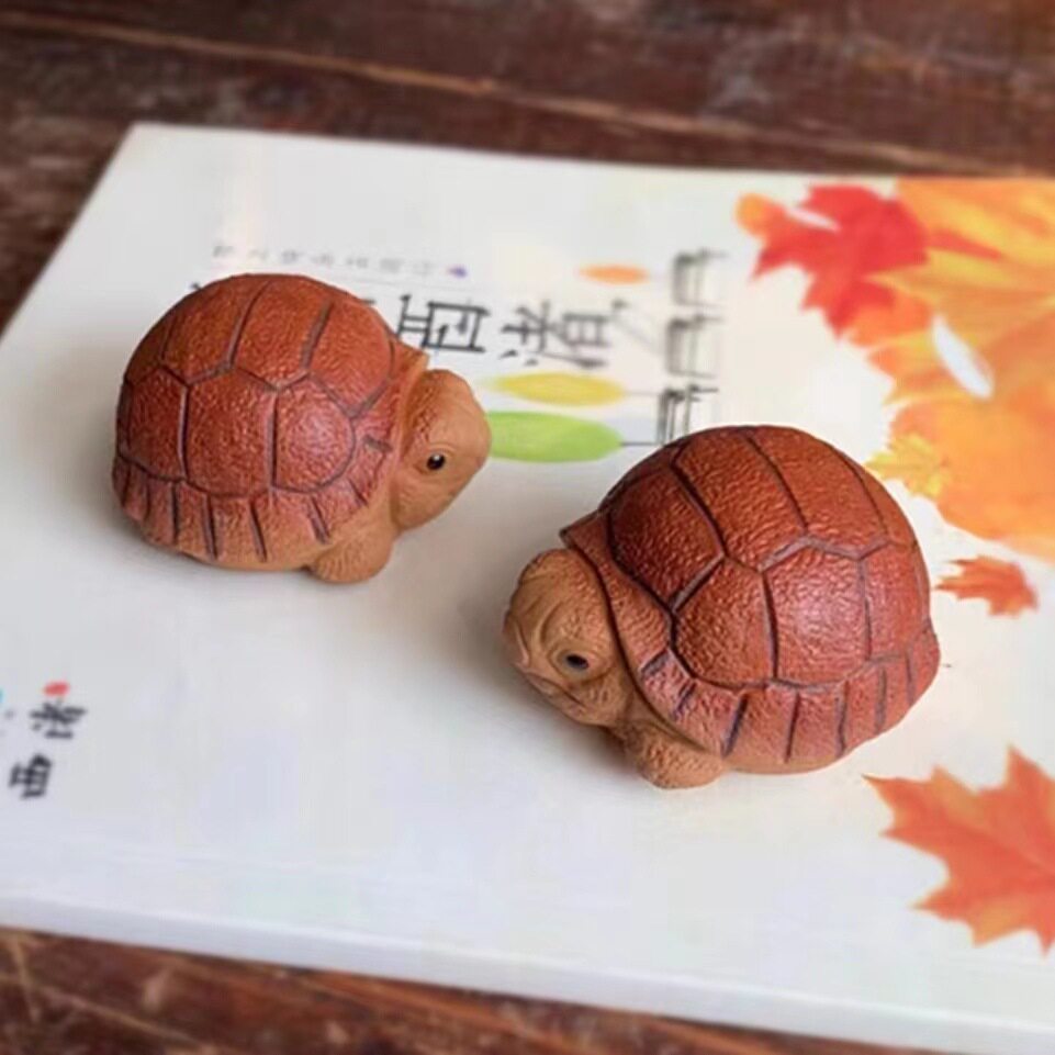 宜兴紫砂茶宠乌龟摆件精
