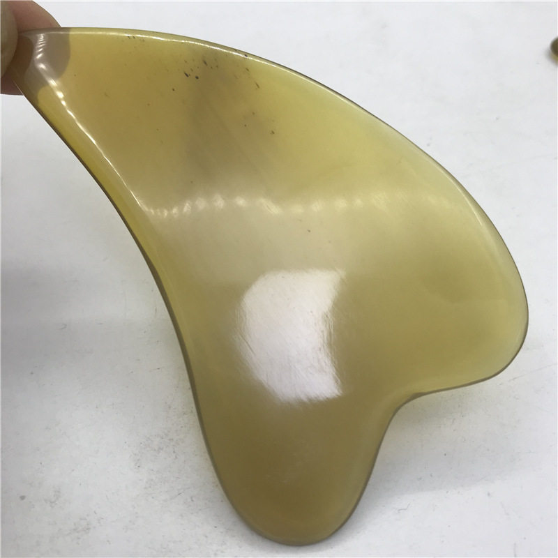 颜色好4-5毫米黄桃心片黄牛角心形刮痧板 厚度均匀颜色接近一等品