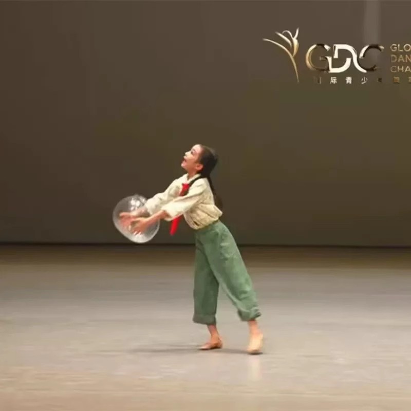 少儿独舞《摘星星的人》表演服装儿童学生舞蹈服舞台表演演出服装