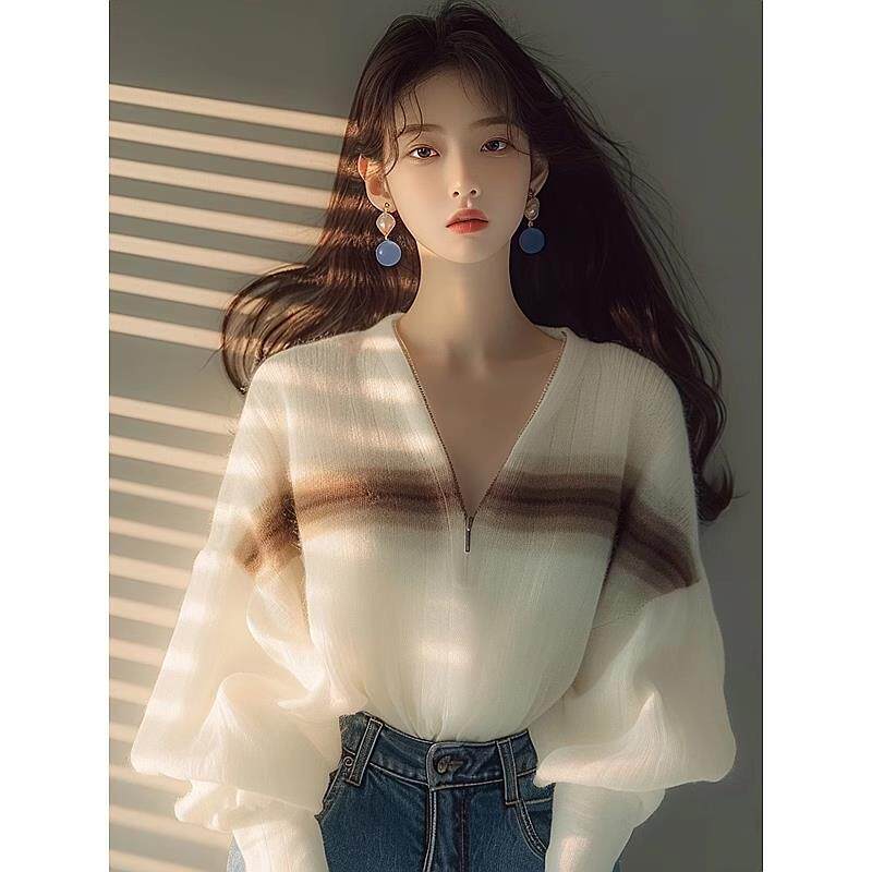 KATTERLLG2024早秋新款韩系慵懒高级感软糯宽松减龄白色条纹印花V