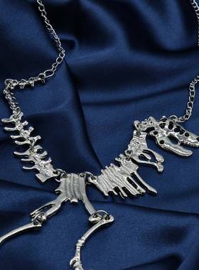 A new punk alloy decorative necklace from Europe and America