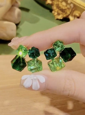 绿色水晶几何方块耳钉2024年新款爆款耳饰女小众设计925银针耳环