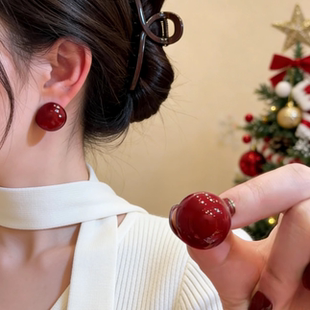 小众设计感轻奢复古红色半圆大珍珠耳钉百搭时尚气质耳环新年耳饰