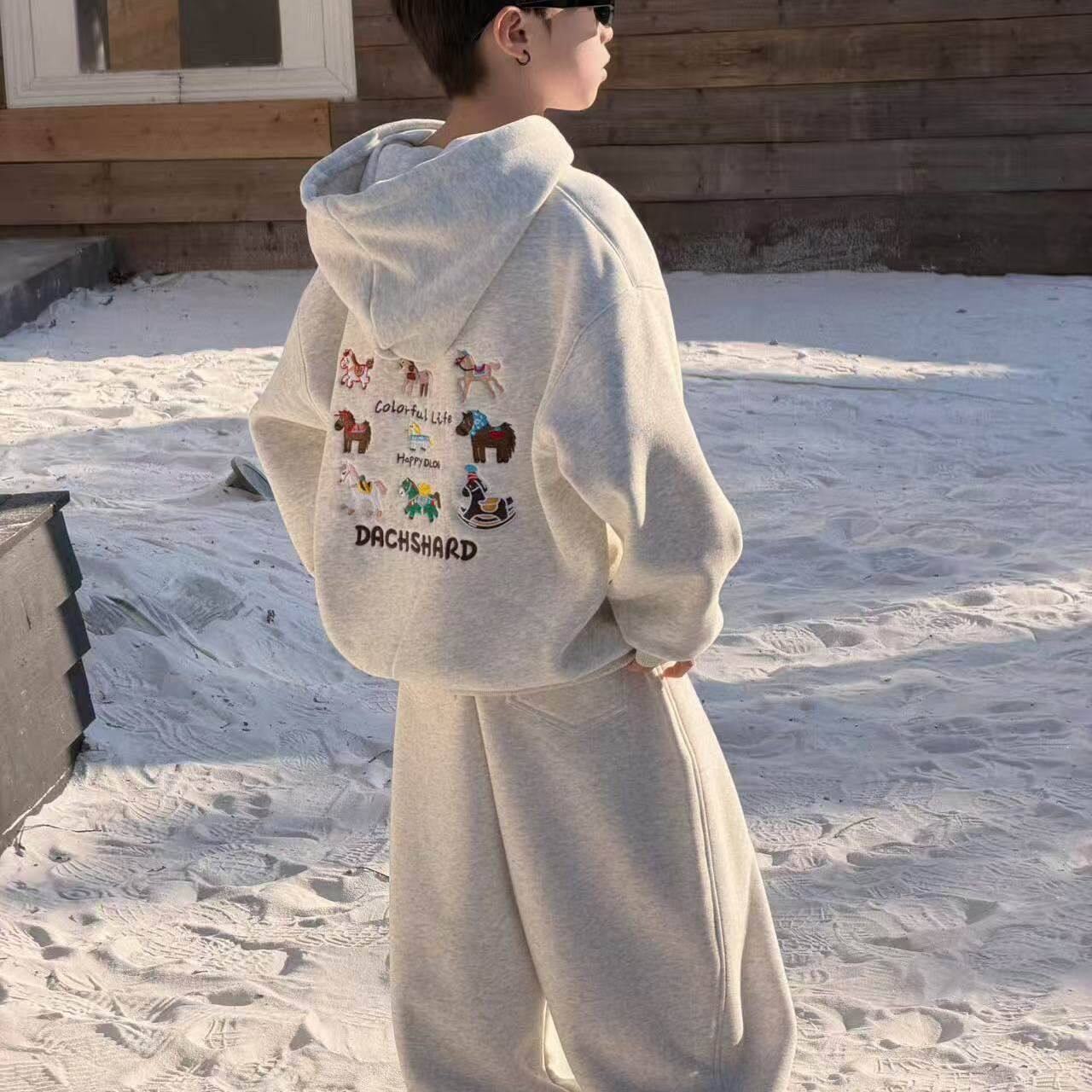 儿童韩版连帽卫衣宝宝秋冬加绒卡通刺绣长袖男童新款上衣松弛感