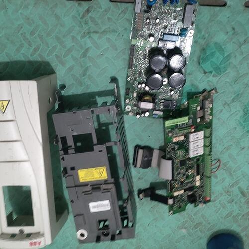 议价ACS550变频器主板和驱动板，外壳等，为外壳价格可维修