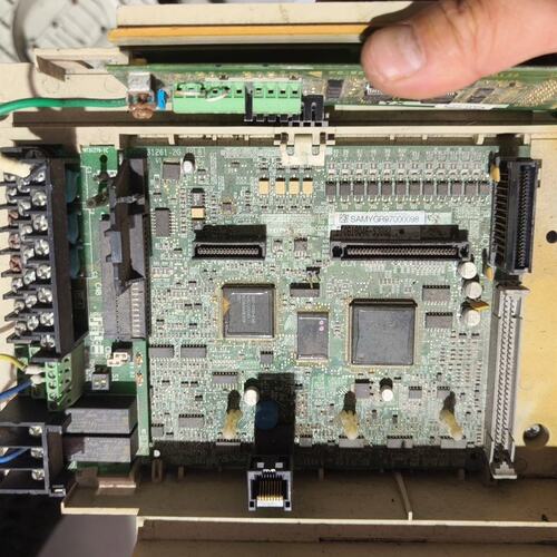 议价安川变频器主板，，型号ETC618046-S3032可维修