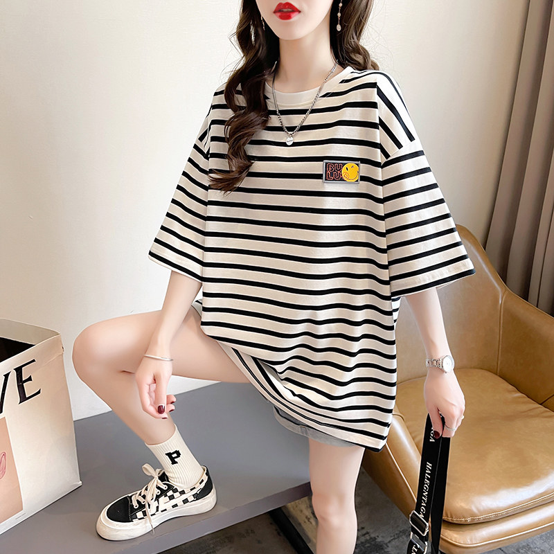 대형 여성 흑백 줄무늬 순수 면화 반팔 티셔츠 여성 여름 2024 새로운 느슨한 피팅 서양식 디자인 탑