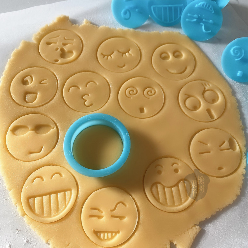 搞怪开心害羞愉快万圣节圣诞节日常小表情卡通迷你圆形曲奇饼干模