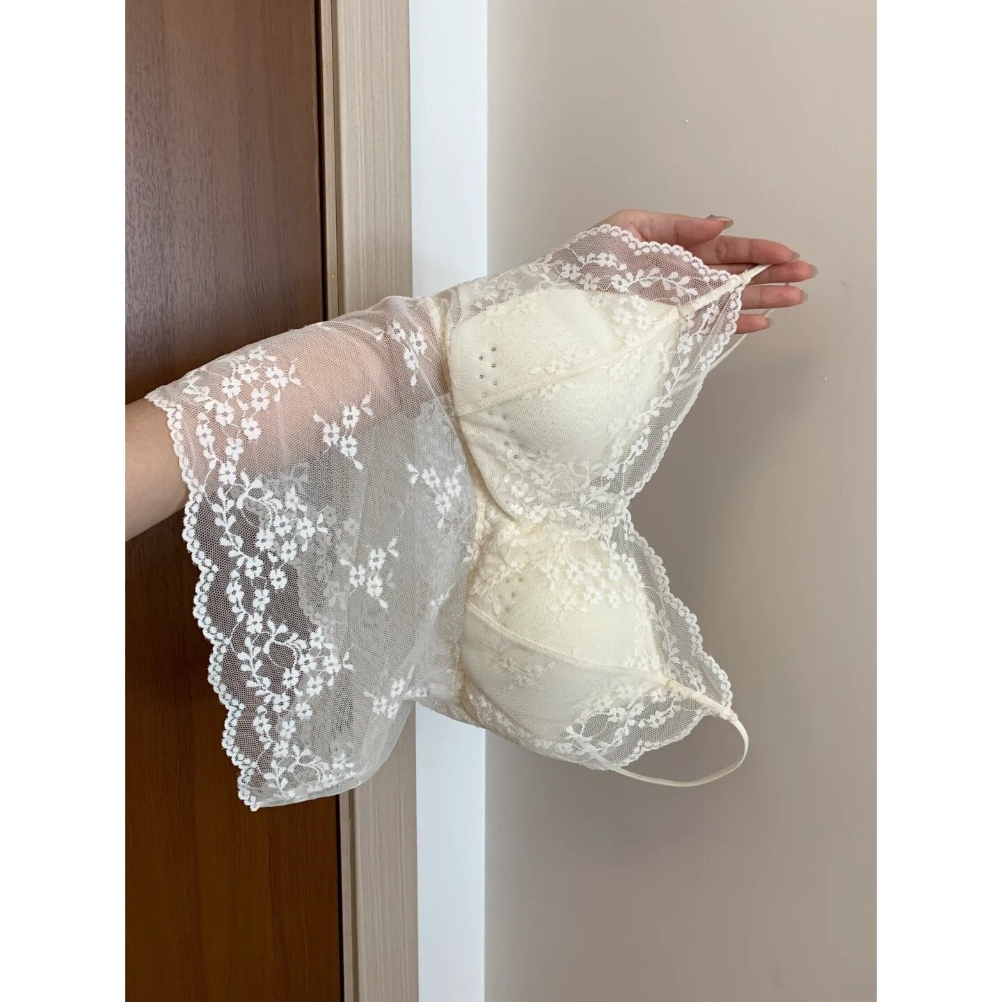 带胸垫半透视吊带女蕾丝内搭打底上衣春夏季外穿防走光甜辣妹背心