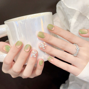 夏天显白绿色猫眼穿戴甲短款 高级感豆豆指甲贴片 手工美甲2025新款