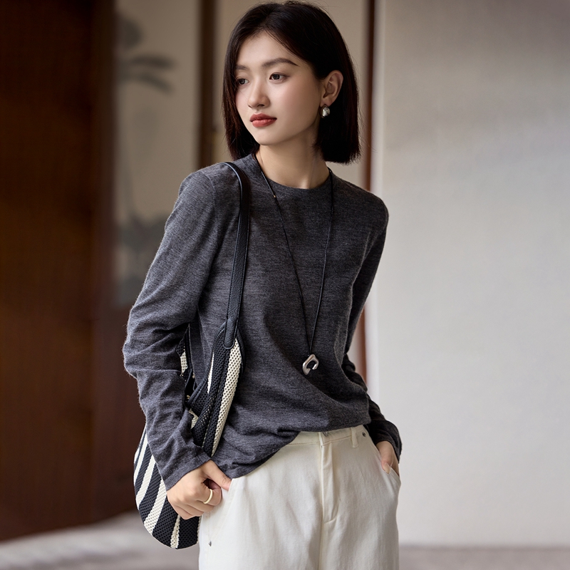 康赛妮精纺80支山羊绒圆领打底衫