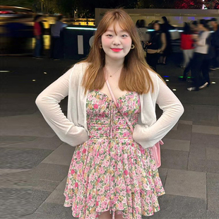大码 短裙微胖两件套 胖mm碎花吊带连衣裙女收腰显瘦套装 吊带裙开衫