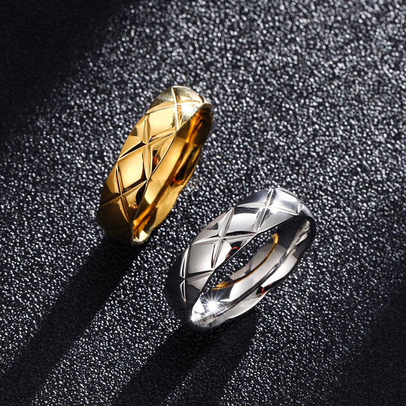 舒妃娅男女款钛钢菱形格子戒指