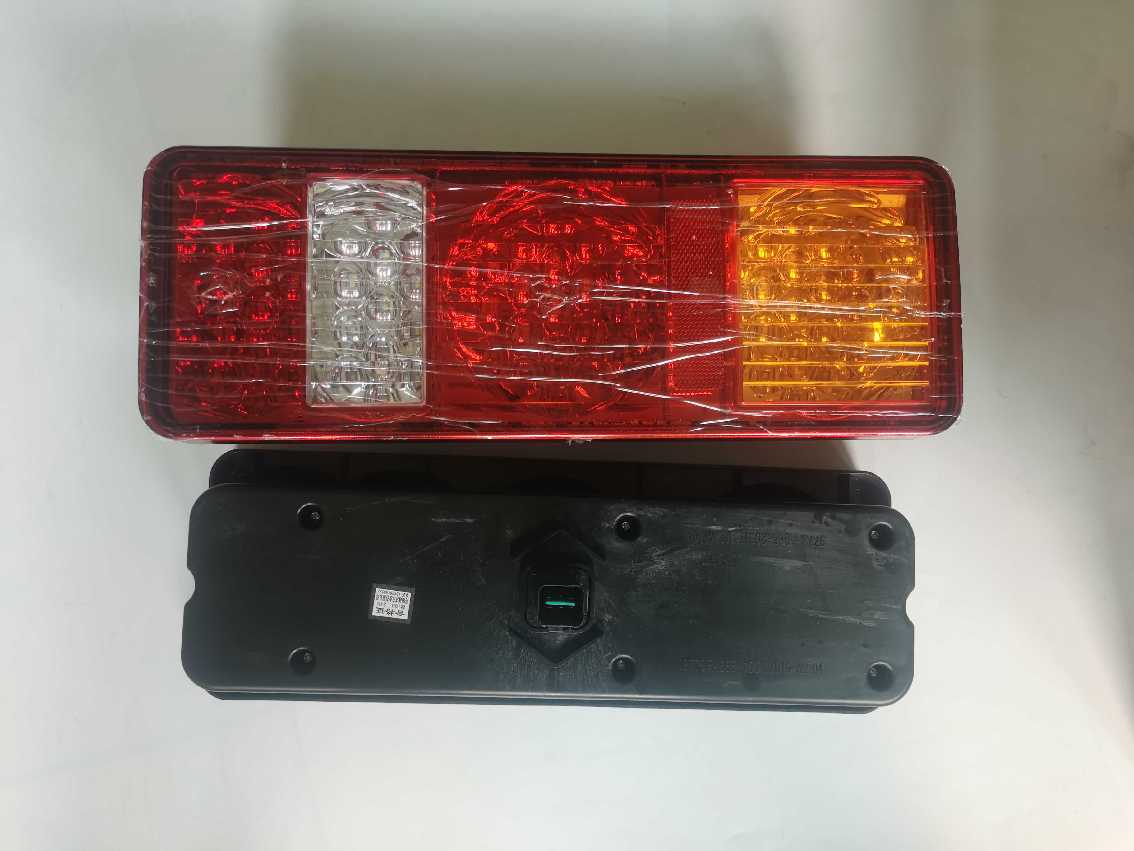 适用跃进开拓X500X300后尾灯电子LED倒车灯自卸车上汽麒麟x3尾灯