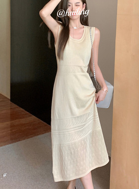2025新款温柔系针织连衣裙女装夏季度假风气质法式中长款背心裙子