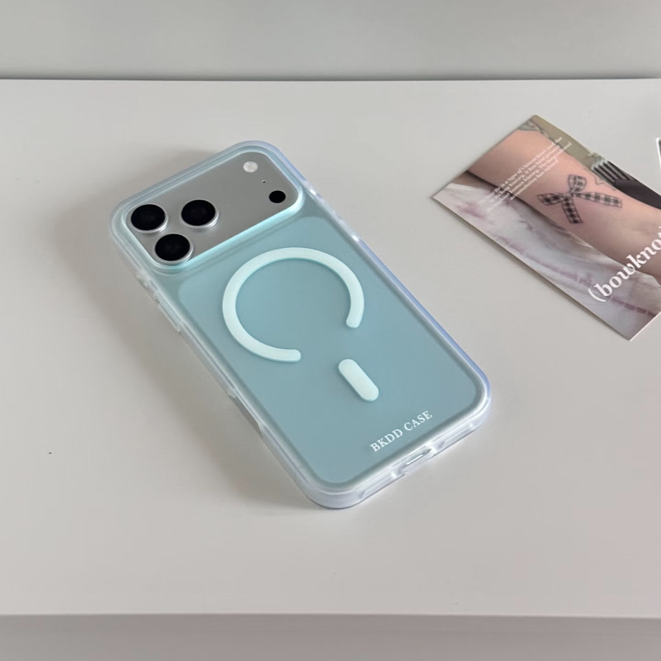 夏日ins小清新磨砂肤感磁吸手机壳iPhone16简约字母苹果17promax小众15pro高级感适用17pro软壳防摔16promax
