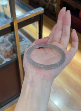 天然正品浅油青玛瑙手镯女款百搭湖水绿玉髓美人镯饰品多样性发一