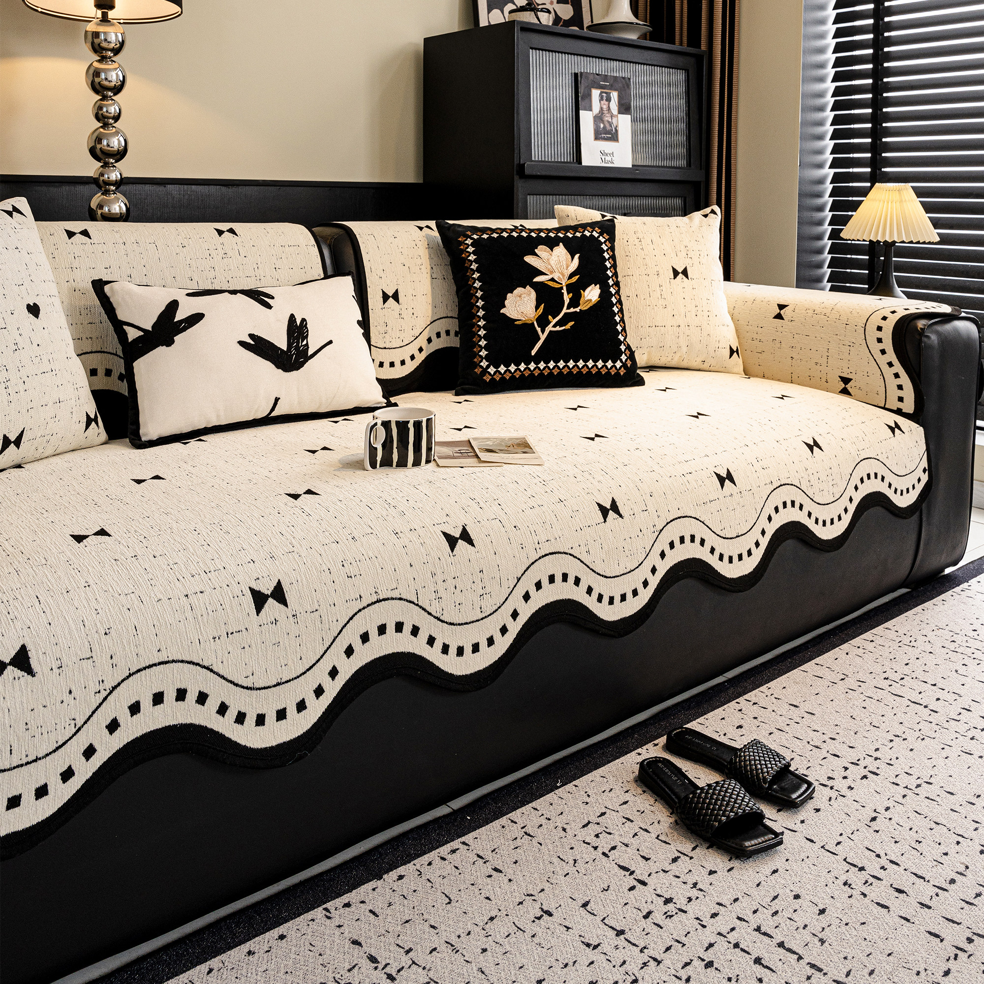 2026新款雪尼尔沙发垫四季通用简约固定防滑一片式盖布直排坐垫子