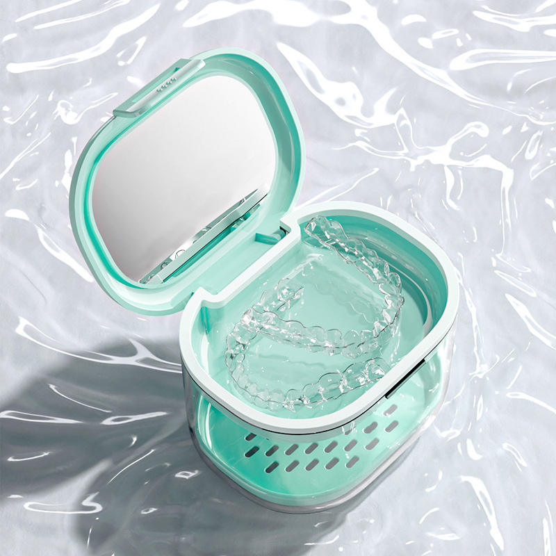 牙套收纳盒带镜子隐形假牙便携随身儿童医美牙齿矫正保持器清洗