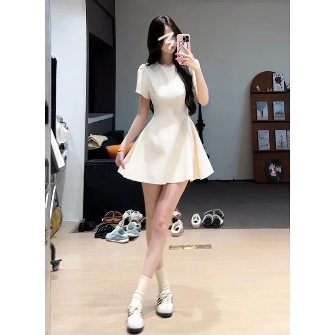 白色收腰修身短裙子女2026新款早春季小个子巨好看初夏短袖连衣裙