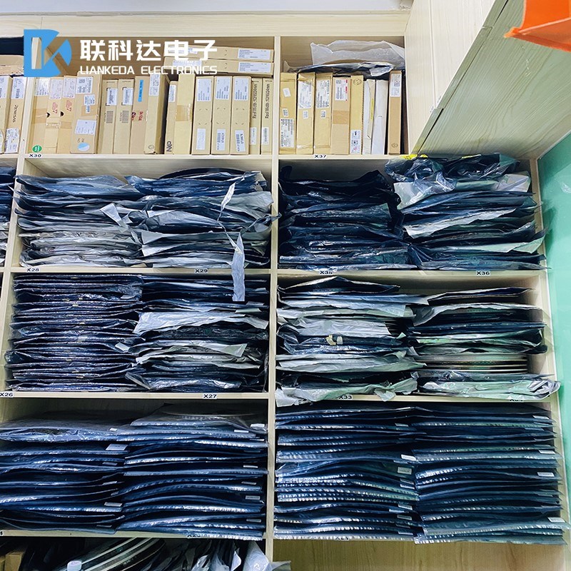 REF3320AIDBZR 丝印R33C 电压基准芯片 封装SOT23-3 全新原装