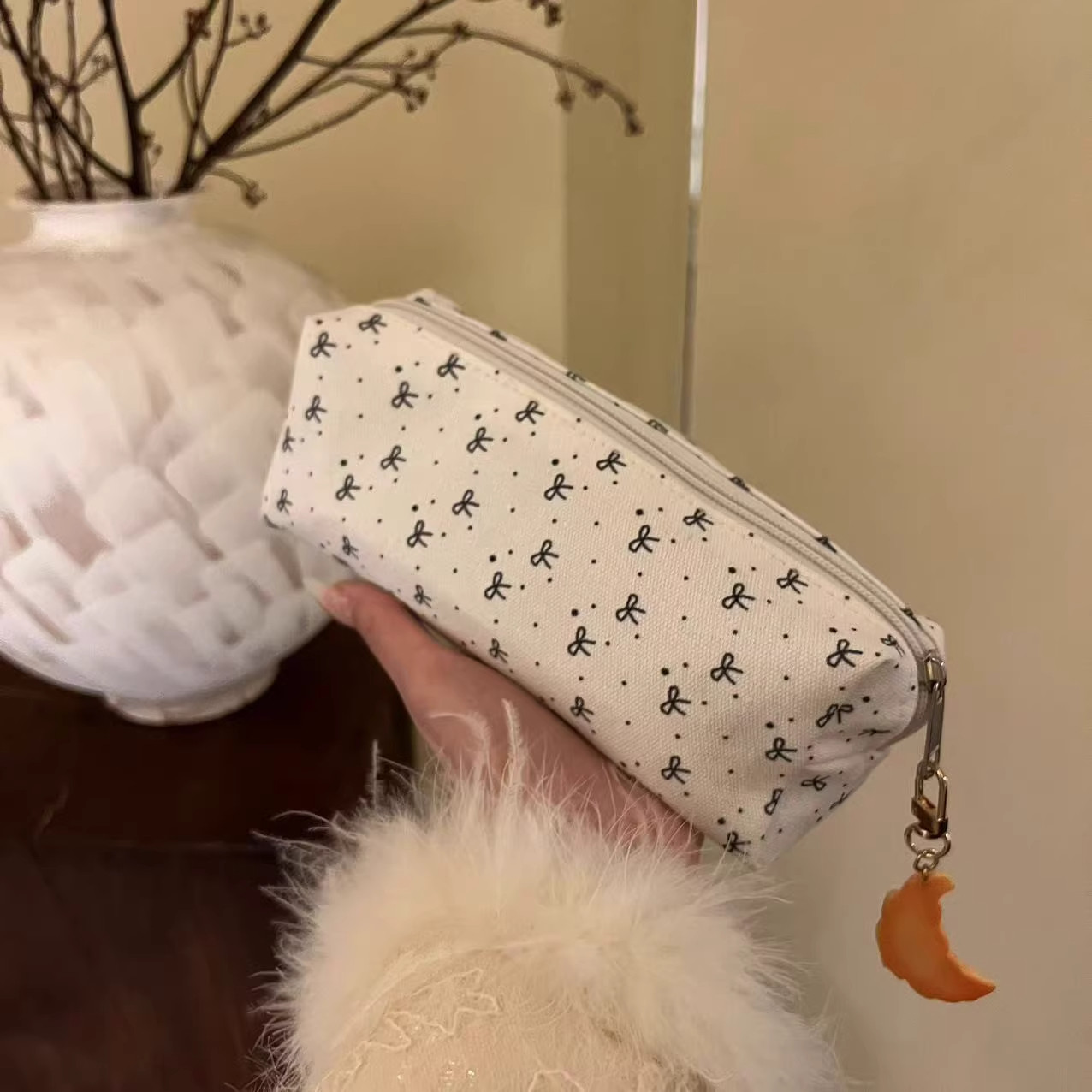 简约黑蝴蝶结笔袋ins高颜值可爱少女学生化妆包大容量文具收纳袋,文具电教/文化用品/商务用品,笔袋,淘宝优惠券,粉丝福利购,淘宝优惠卷