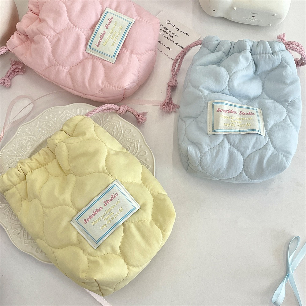 简约爱心抽绳束口化妆包便携拍立得收纳袋外出手拎袋CCD相机包