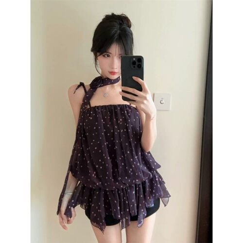 纯欲甜美露锁骨波点吊带