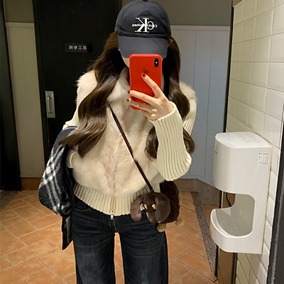 高级设计感仿貂绒皮草女