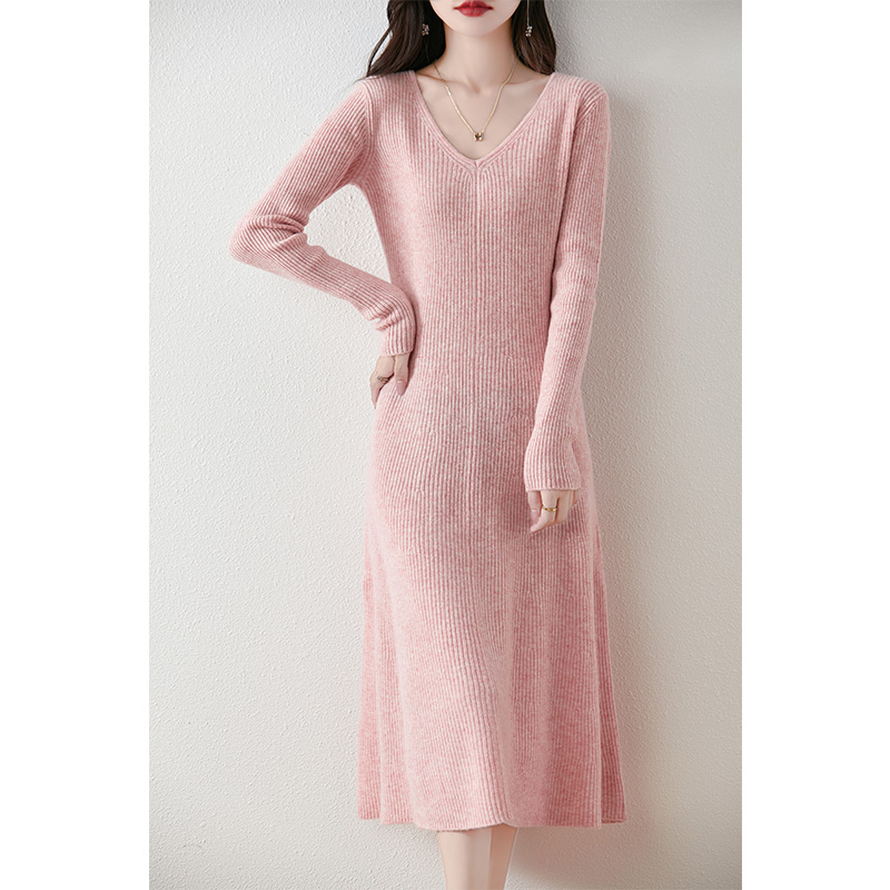 V领羊毛针织连衣裙女秋冬毛衣裙